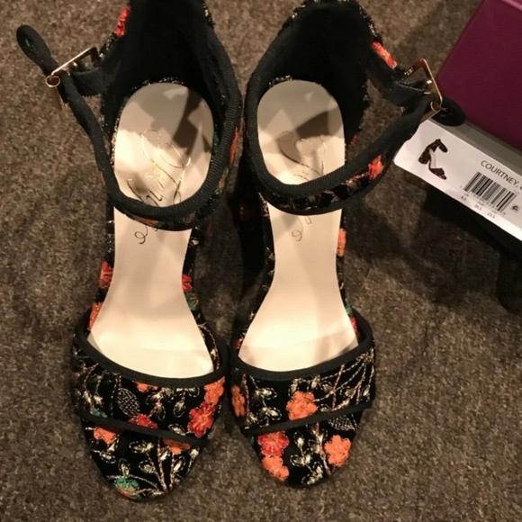 Fergie Courtney Black Floral with ankle strap - Picture 3 of 8